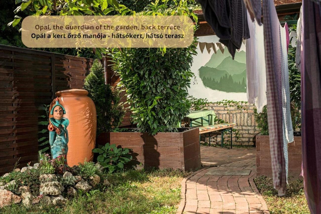 Tulip Home Guest House Vác Εξωτερικό φωτογραφία